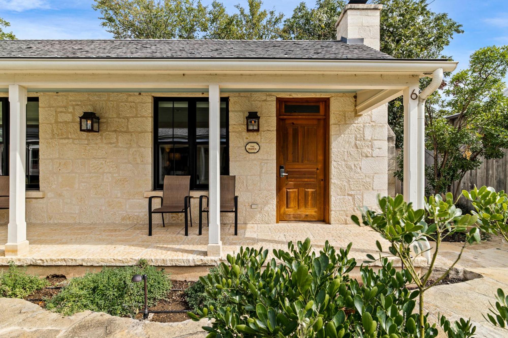 Blacksmith Quarters Fredericksburg Exterior foto