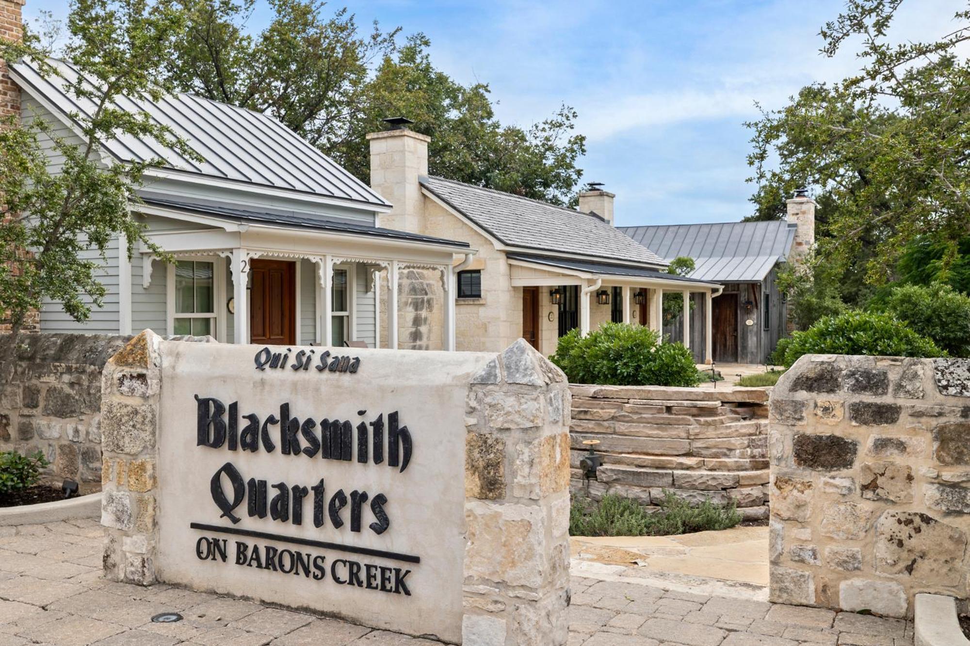 Blacksmith Quarters Fredericksburg Exterior foto